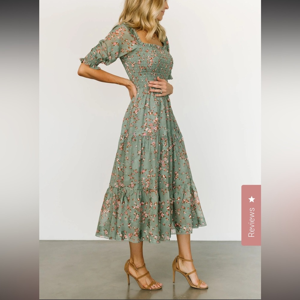 Baltic born dress, size L. Green/pink flowers.